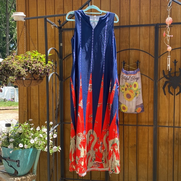 🐉 Asian-inspired Dragon-Print Silky Maxi Dress - Picture 4 of 11